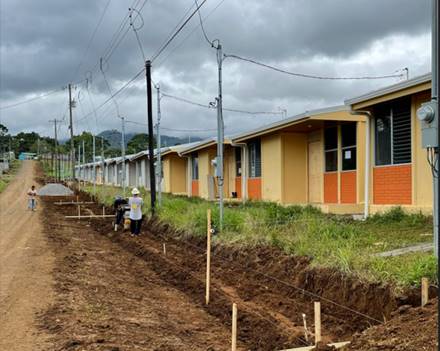 Fotografía de las viviendas del proyecto Chachagua en Peñas Blancas de San Ramón, Alajuela.